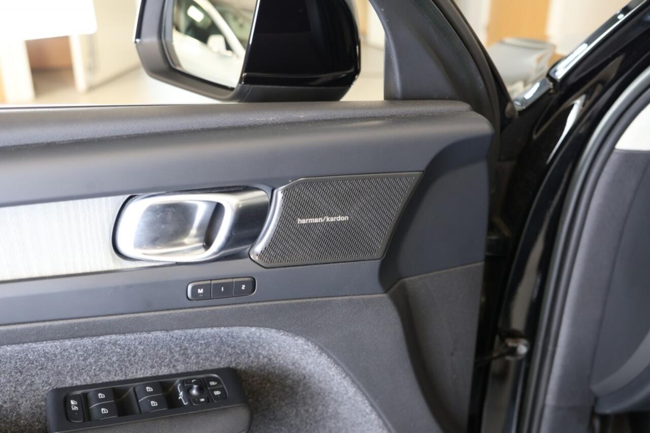 Volvo XC40 B4 AWD Ultimate Bright - Facelift - Pano - Leer - Harman/kardon