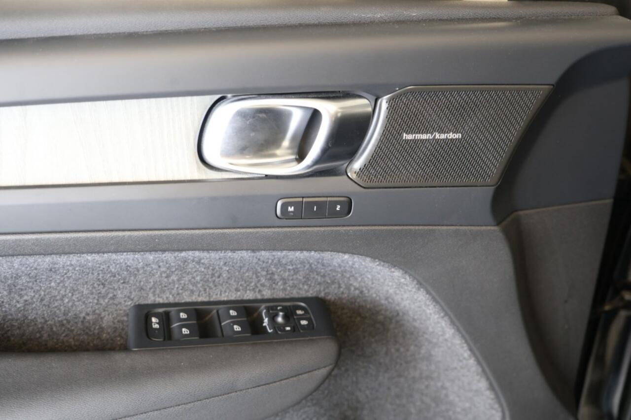 Volvo XC40 B4 AWD Ultimate Bright - Facelift - Pano - Leer - Harman/kardon