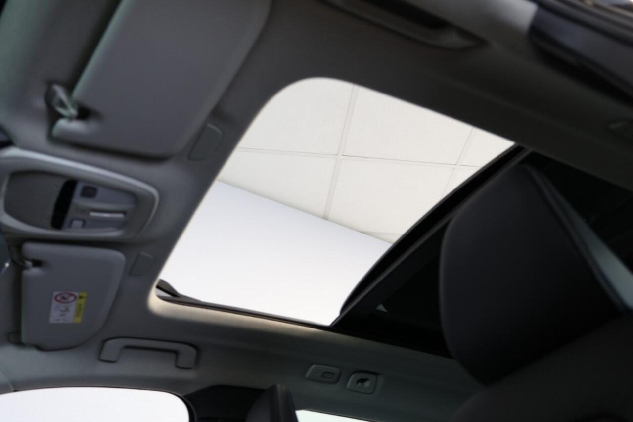 Volvo XC40 B4 AWD Ultimate Bright - Facelift - Pano - Leer - Harman/kardon