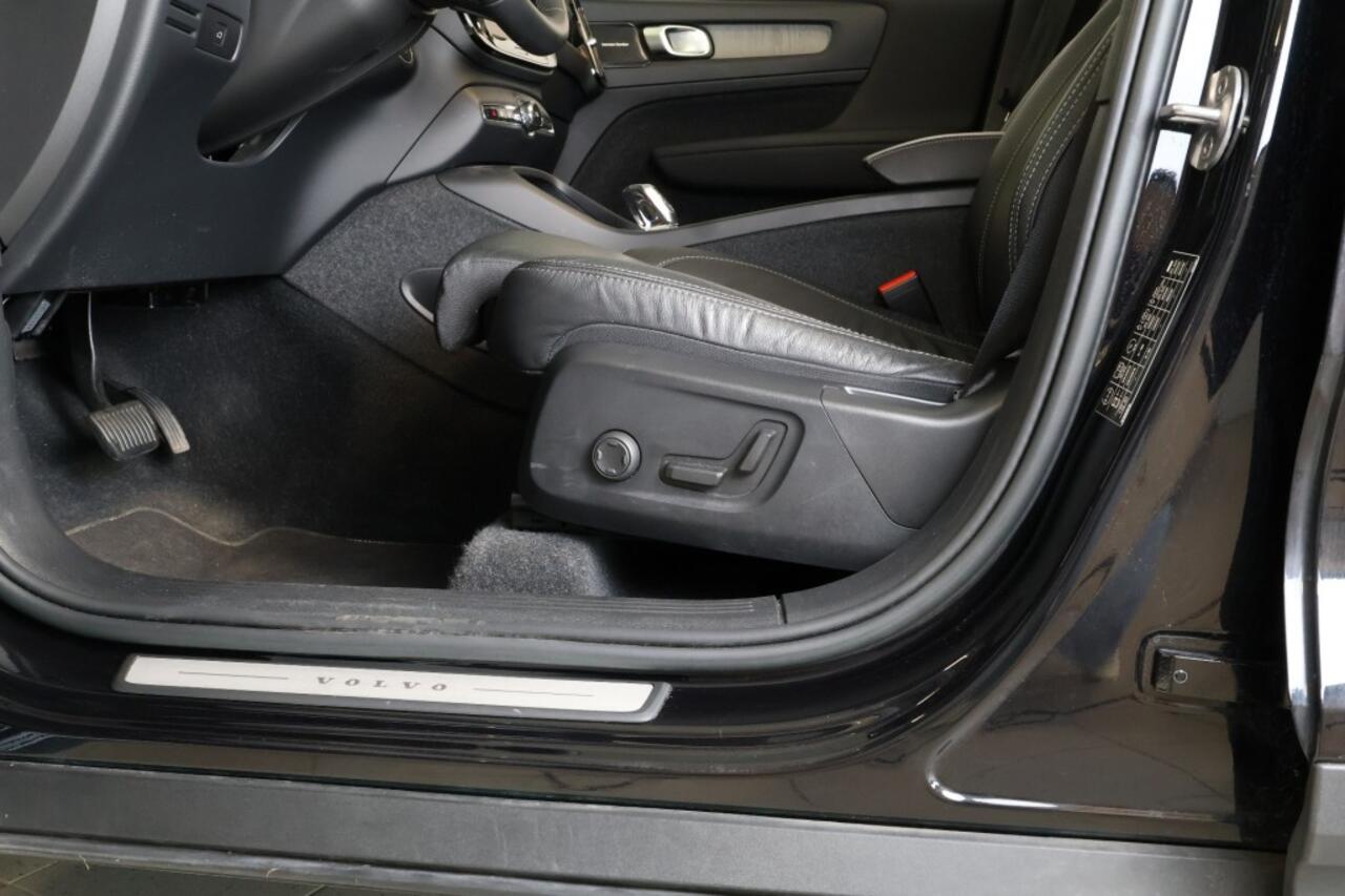 Volvo XC40 B4 AWD Ultimate Bright - Facelift - Pano - Leer - Harman/kardon