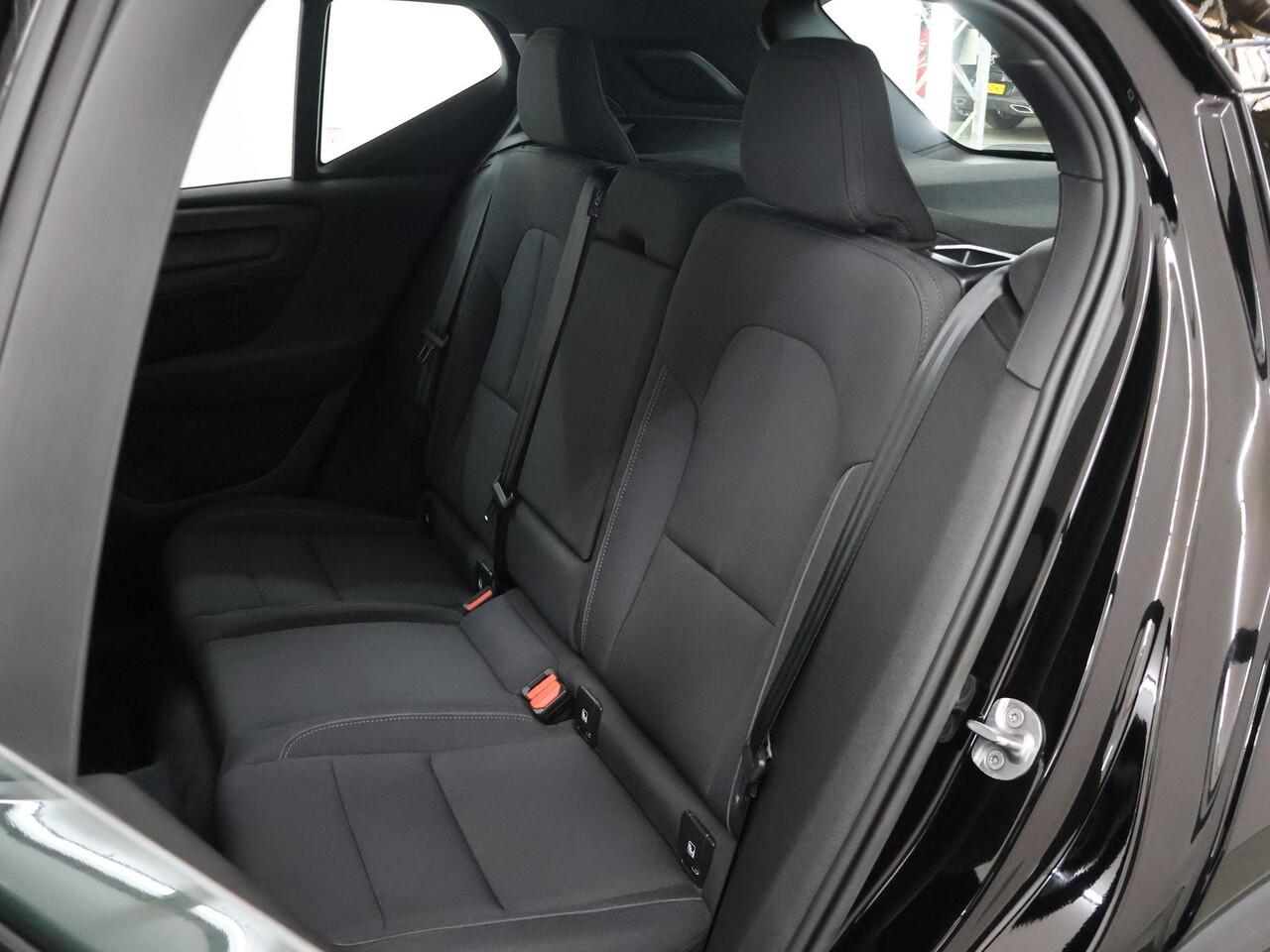 Volvo XC40 Recharge Core | SOH 95% | Comfortstoelen | LED | Navigatie | Camera | DAB | Apple CarPlay/Android Auto | Adaptieve Cruise Control | Ele. kofferdeksel | Stoelverwarming | Standkachel | Warmtepomp | Stuurverwarming |