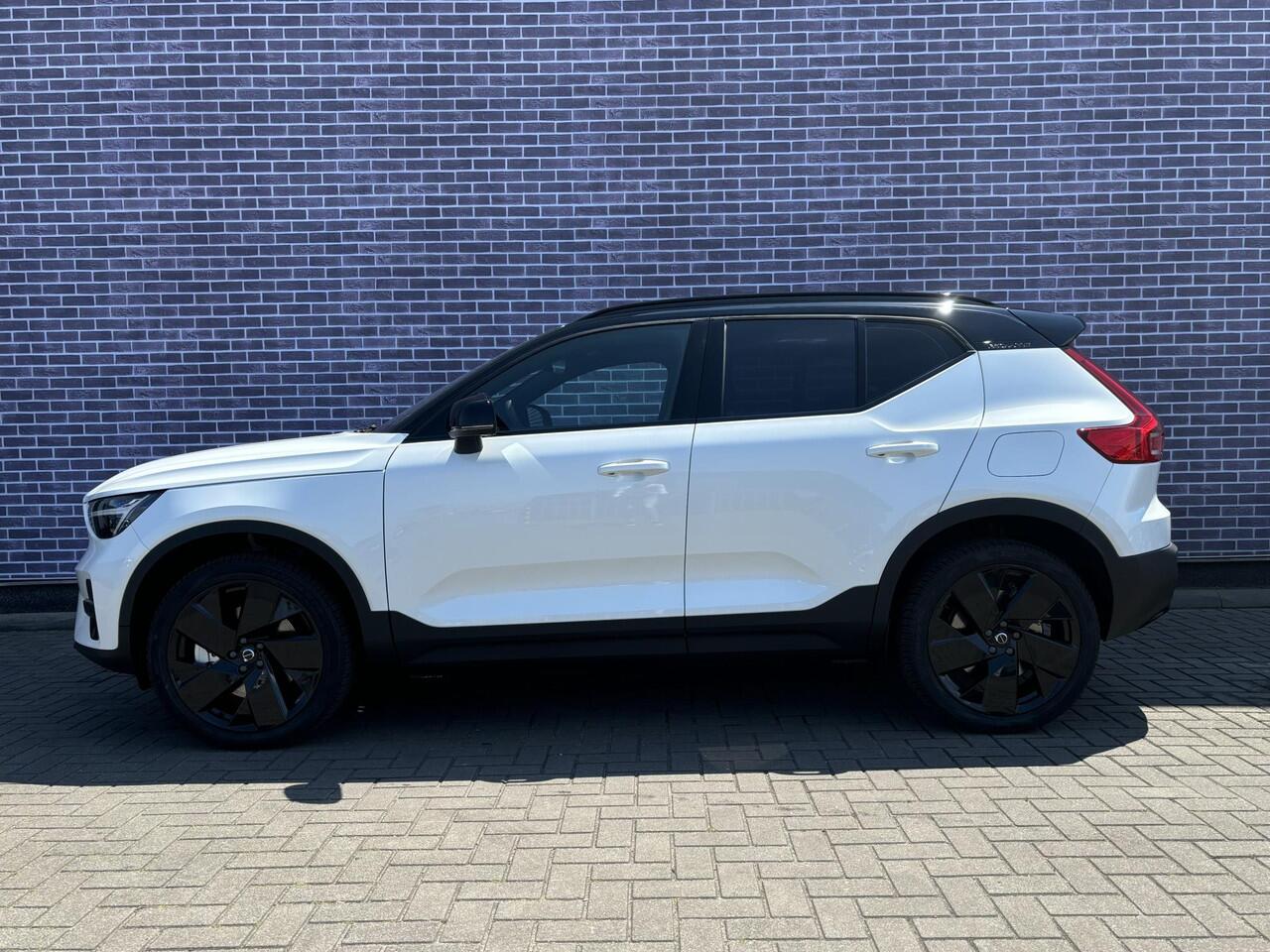 Volvo XC40 Single Motor Extended Range Plus | Black pack | Warmtepomp | Google Maps | Keyless entry | 20" LM velgen