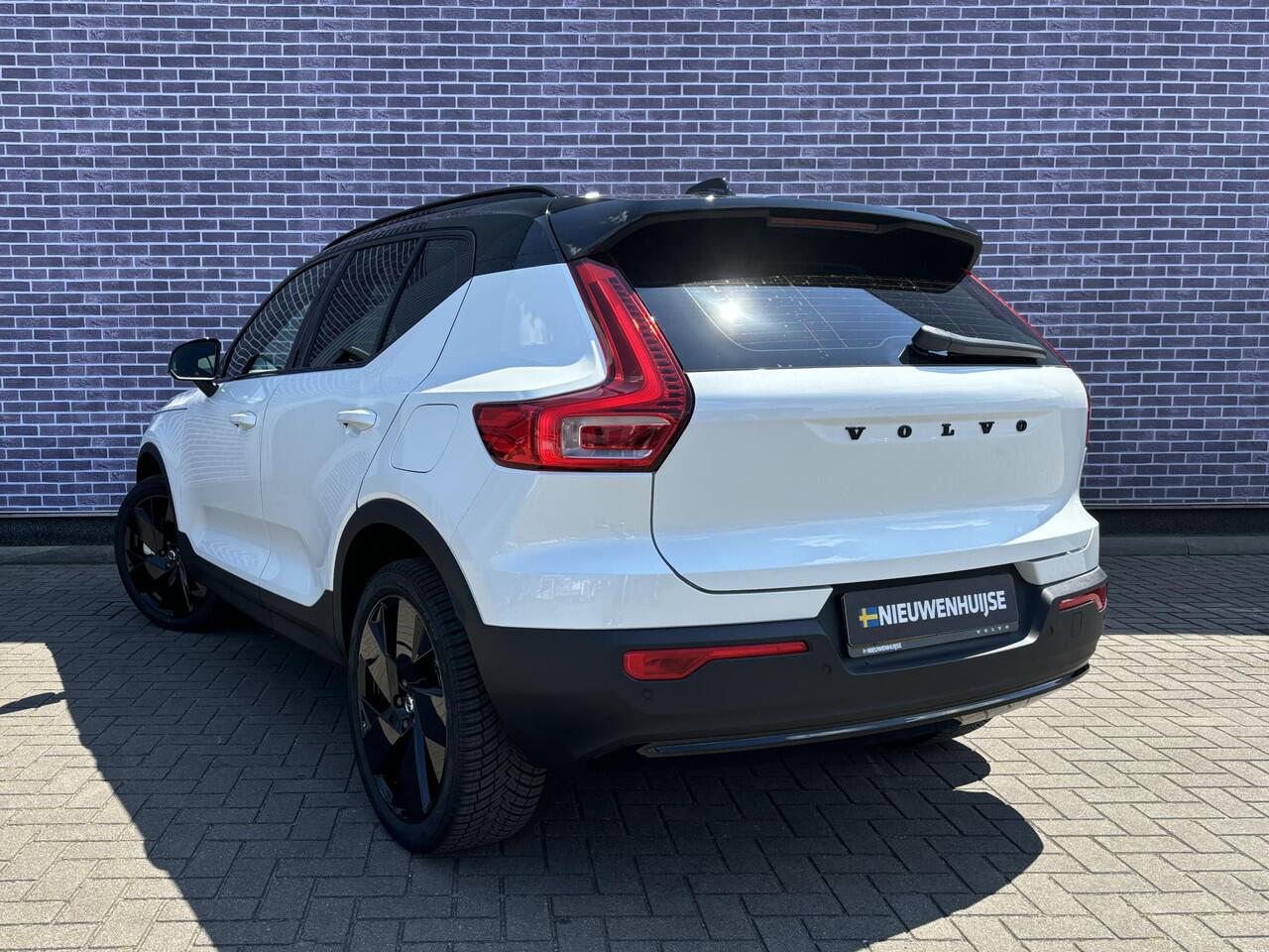 Volvo XC40 Single Motor Extended Range Plus | Black pack | Warmtepomp | Google Maps | Keyless entry | 20" LM velgen