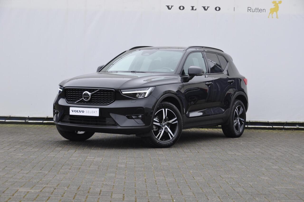 Volvo XC40 B4 211PK Automaat Plus Dark Pilot assist / Adaptive cruise control / Harman Kardon audio / BLIS / Elektrisch bedienbare voorstoelen / Stoelverwarming voor / Stuurverwarming /