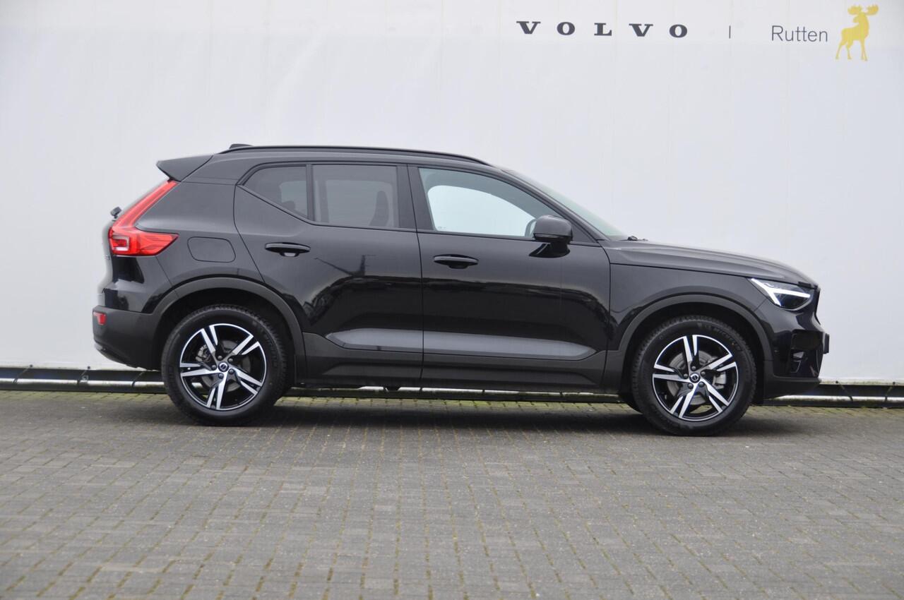 Volvo XC40 B4 211PK Automaat Plus Dark Pilot assist / Adaptive cruise control / Harman Kardon audio / BLIS / Elektrisch bedienbare voorstoelen / Stoelverwarming voor / Stuurverwarming /