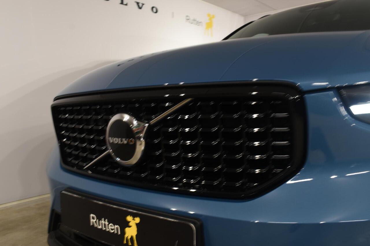 Volvo XC40 B4 211PK Automaat Plus Dark / Climate pack / Donker getint glas / 19'' velgen / Adaptieve cruise control / DAB+ / El. Achterklep