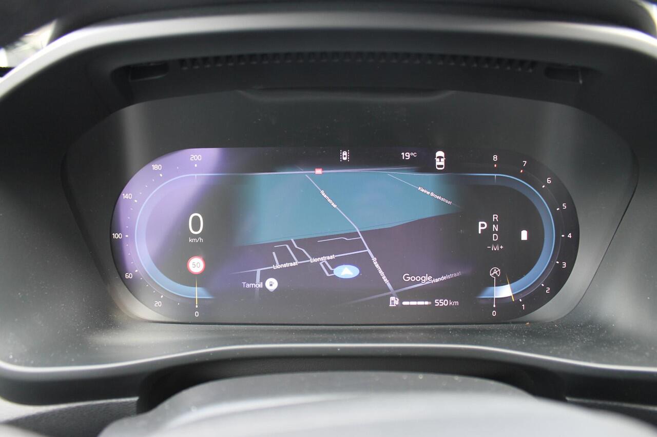 Volvo XC40 B3 177PK Automaat Core Google infotainment / Draadloos telefoon opladen / Elektrisch bedienbare bestuurdersstoel met geheugen / Adaptieve Cruise Control