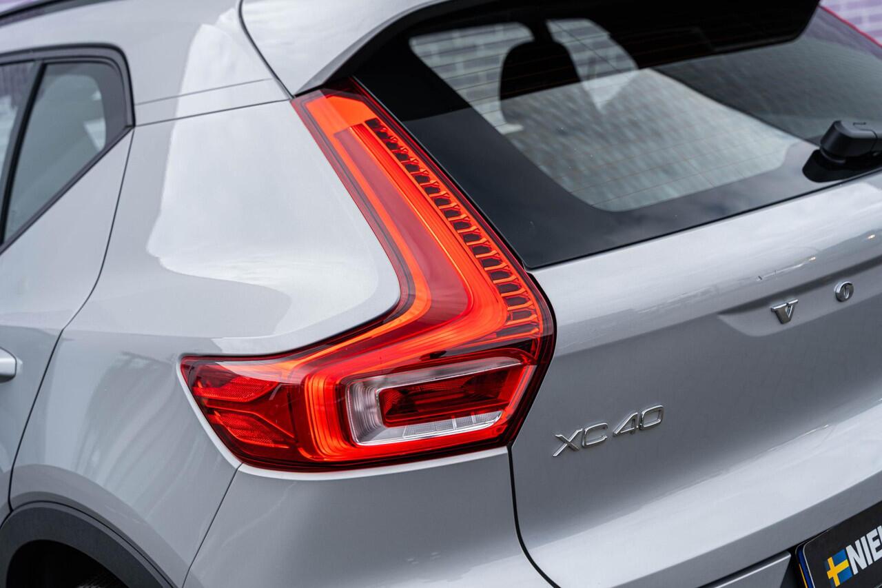 Volvo XC40 2.0 B4 Plus Dark | Trekhaak | Google | Dodehoekdetectie | Adaptieve Cruise Control | Stoel + stuurverwarming | 19" LM | Verwarmbare voorruit |