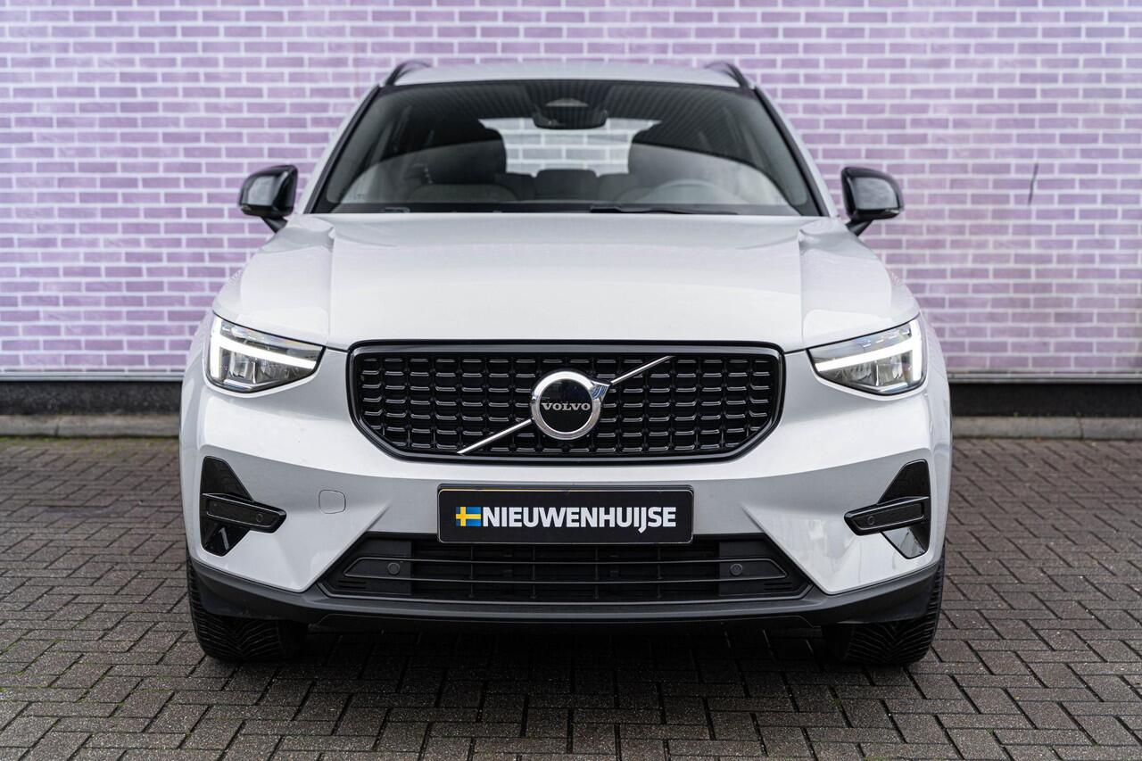 Volvo XC40 2.0 B4 Plus Dark | Trekhaak | Google | Dodehoekdetectie | Adaptieve Cruise Control | Stoel + stuurverwarming | 19" LM | Verwarmbare voorruit |