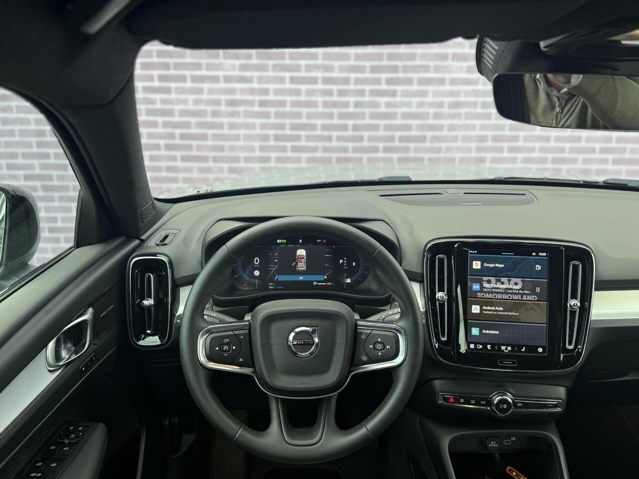 Volvo XC40 2.0 B4 Plus Dark | Trekhaak | Memory | Zitting verlengers | parkeersensoren vóór en achter | camera | Google auto | Full LED | verwarmde voorstoelen en stuurwiel | trekgewicht 2000KG! |