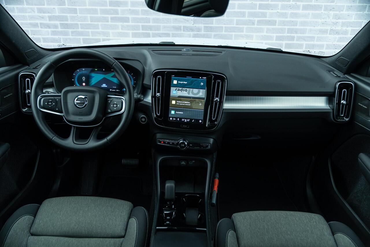 Volvo XC40 B4 Plus Dark Aut. | Trekhaak | All-seasonbanden |