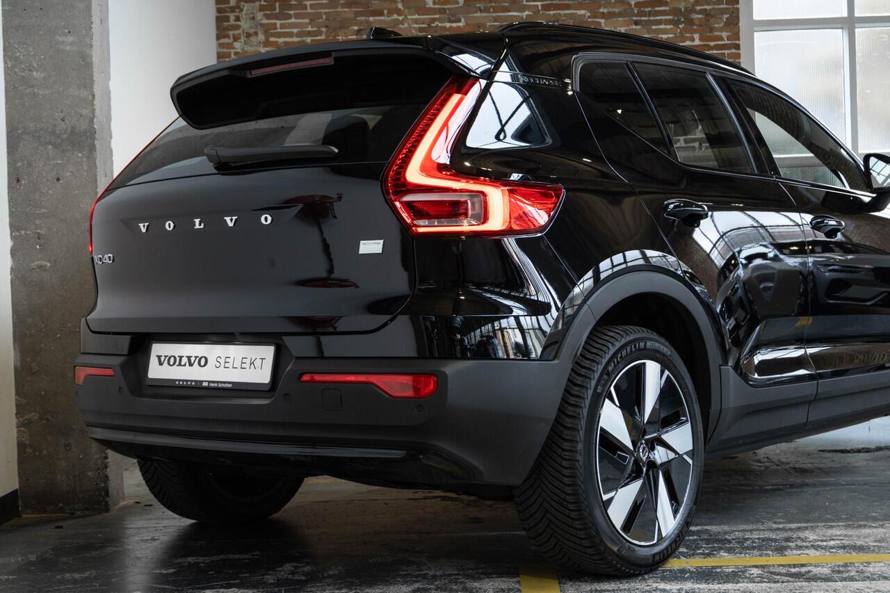 Volvo XC40 Single Motor Extended Range Plus 82 kWh | Stuur- en stoelverwarming | Wegklapbare trekhaak | Achteruitrijcamera | Adaptieve Cruise Control | Keyless Entry | Google Infotainment |