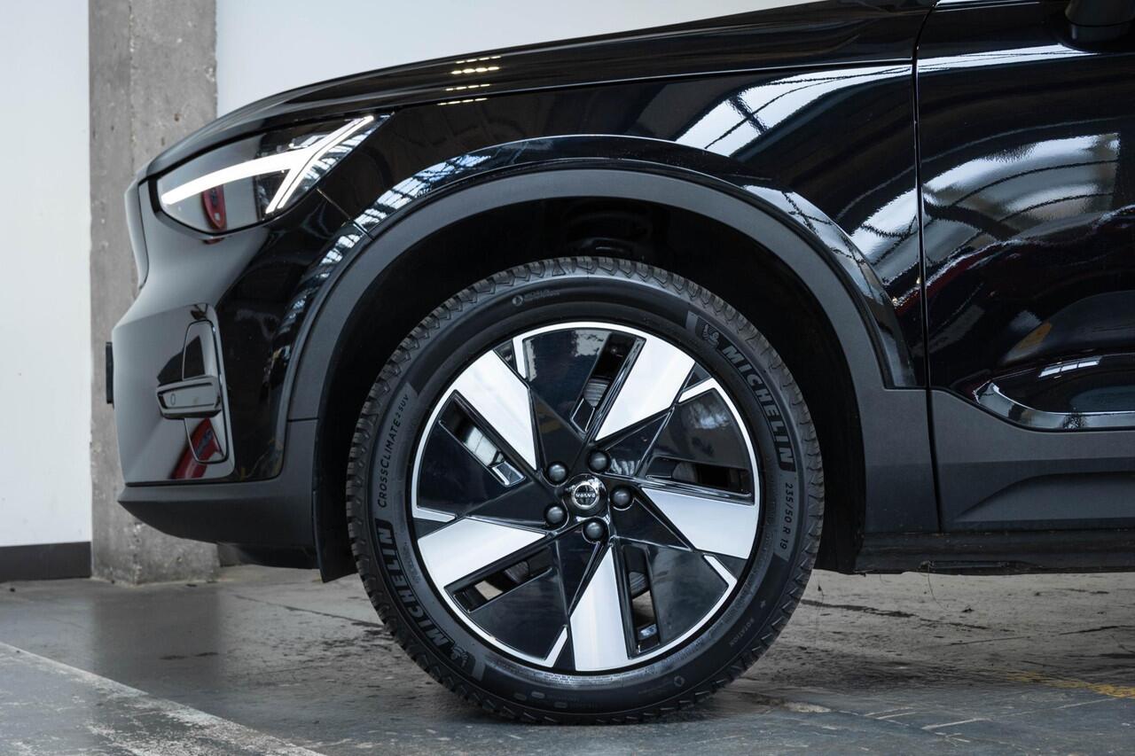 Volvo XC40 Single Motor Extended Range Plus 82 kWh | Stuur- en stoelverwarming | Wegklapbare trekhaak | Achteruitrijcamera | Adaptieve Cruise Control | Keyless Entry | Google Infotainment |