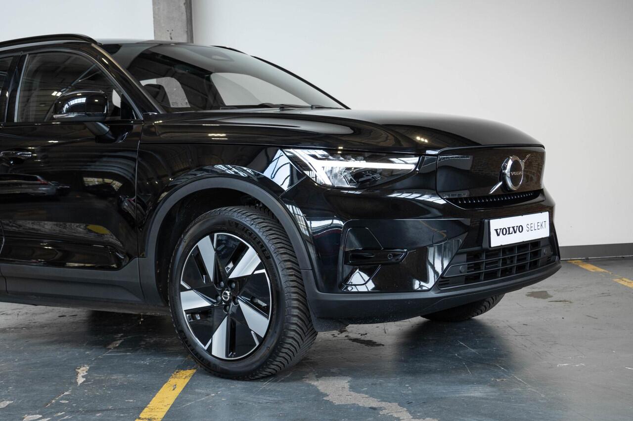 Volvo XC40 Single Motor Extended Range Plus 82 kWh | Stuur- en stoelverwarming | Wegklapbare trekhaak | Achteruitrijcamera | Adaptieve Cruise Control | Keyless Entry | Google Infotainment |