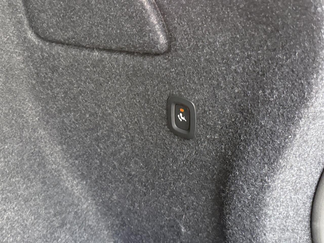 Volvo XC40 2.0 B4 Plus Dark Harman Kardon | Memory | Trekhaak | Camera | NL Auto |