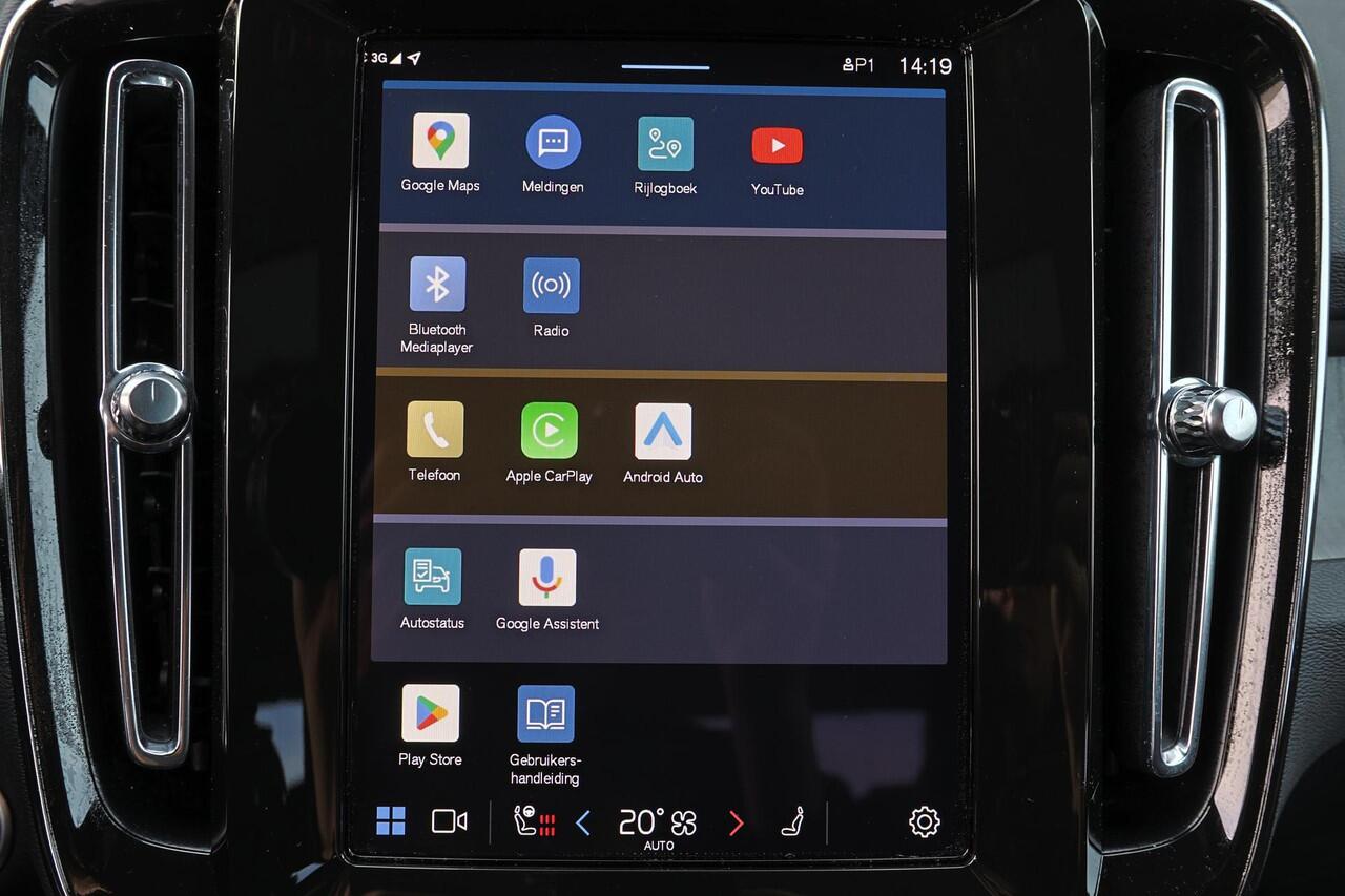 Volvo XC40 B3 Core - IntelliSafe Assist & Surround - 360º Camera - Verwarmde voorstoelen & stuur - Parkeersensoren voor & achter - Elektr. bedienb. voorstoelen met geheugen links - Draadloze tel. lader - Extra getint glas - 19' LMV