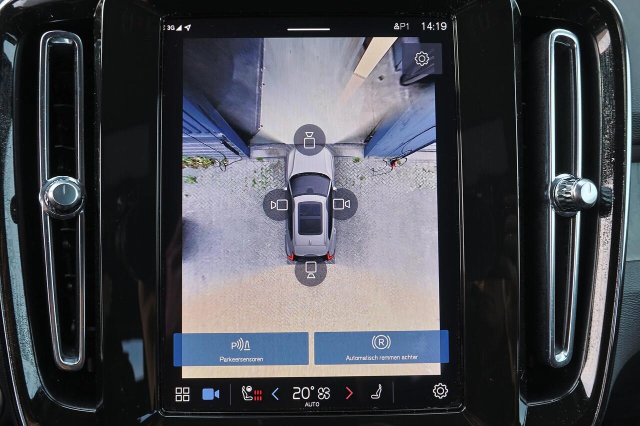 Volvo XC40 B3 Core - IntelliSafe Assist & Surround - 360º Camera - Verwarmde voorstoelen & stuur - Parkeersensoren voor & achter - Elektr. bedienb. voorstoelen met geheugen links - Draadloze tel. lader - Extra getint glas - 19' LMV