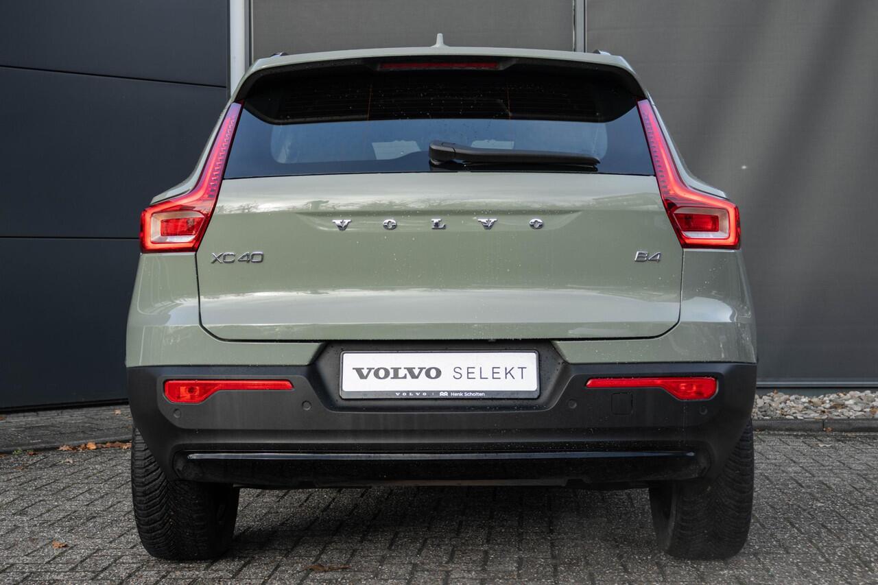 Volvo XC40 B4 Plus Dark | Verwarmbare Voorstoelen en Stuurwiel | Semi-Elektrische Trekhaak | Verwarmbare Voorruit | Premium Audio by Harman Kardon | Adaptieve Cruise Control | Park Assist