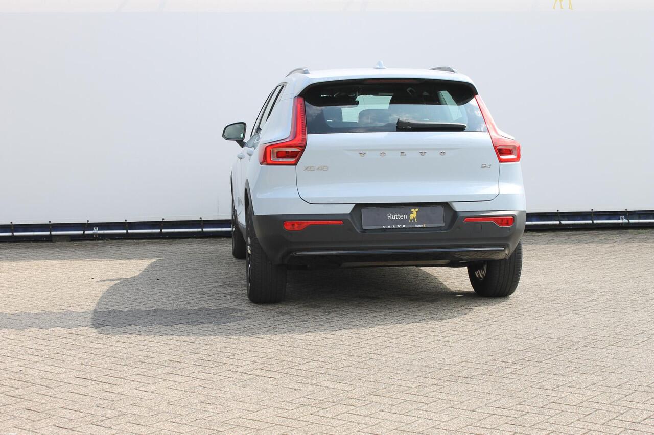 Volvo XC40 B4 211PK Plus Dark Google infotainment / Adaptieve cruise control / Verwarmbare voorstoelen en stuurwiel / Elektrisch bedienbare bestuurdersstoel met geheugen / Semi elektrisch wegklapbare trekhaak