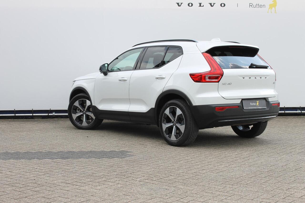 Volvo XC40 B3 177PK Automaat Plus Dark Google infotainment / Draadloos telefoon opladen / Elektrisch bedienbare bestuurdersstoel met geheugen / Adaptieve Cruise Control