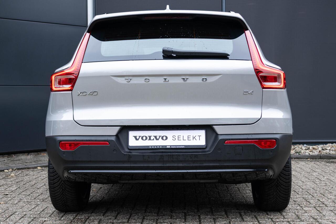 Volvo XC40 B4 Plus Dark | Verwarmbare Voorstoelen en Stuurwiel | Semi-Elektrische Trekhaak | Verwarmbare Voorruit | Premium Audio by Harman Kardon | Adaptieve Cruise Control | Park Assist