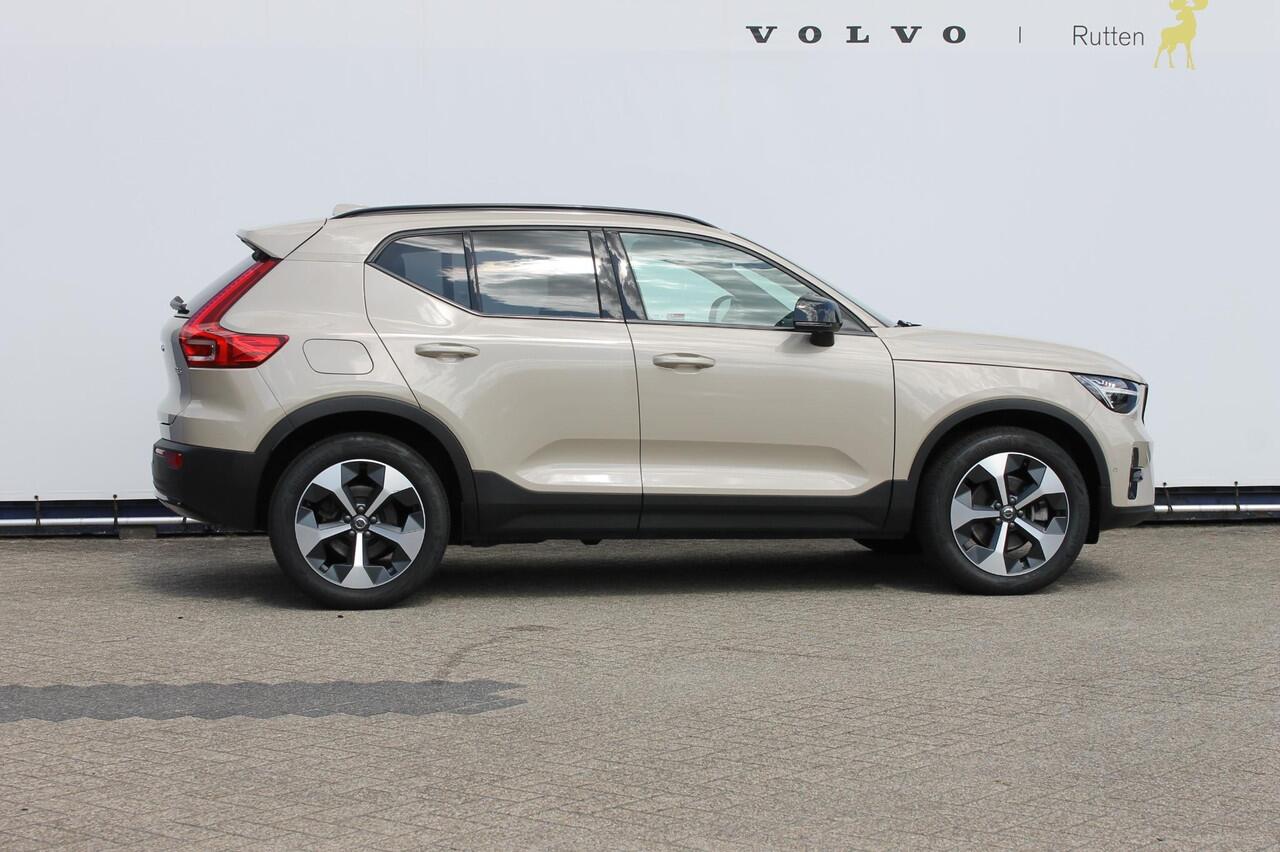 Volvo XC40 B3 177PK Automaat Plus Dark Google infotainment / Draadloos telefoon opladen / Elektrisch bedienbare bestuurdersstoel met geheugen / Adaptieve Cruise Control / Parkeersensoren voor en achter met 360 graden camera