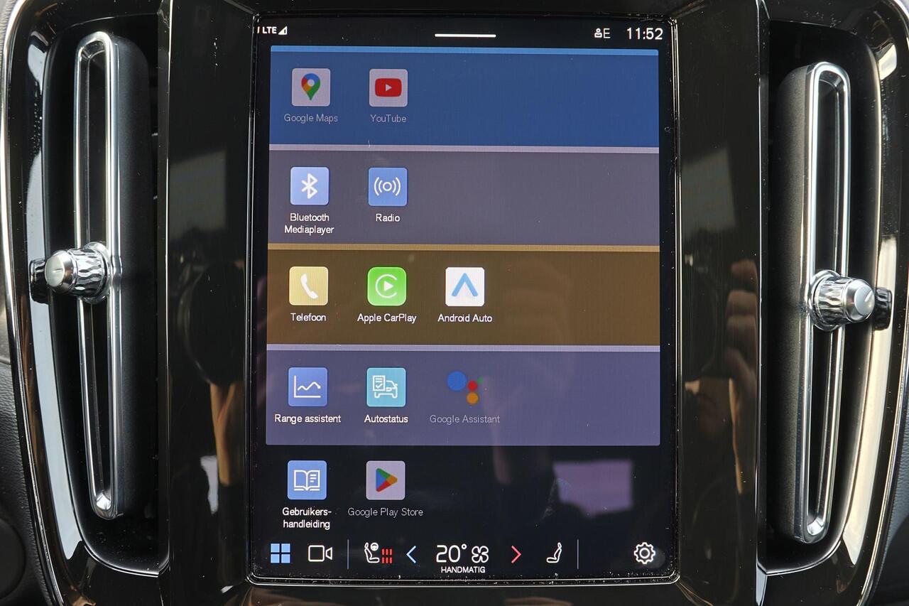 Volvo XC40 Extended Range Plus 82 kWh - IntelliSafe Assist & Surround - 360º Camera - Harman/Kardon audio - Verwarmde voorstoelen, stuur & achterbank - Parkeersensoren voor & achter - Elektr. bedienb. bestuurdersstoel met geheugen - Wollen bekleding - Draadloze tel.