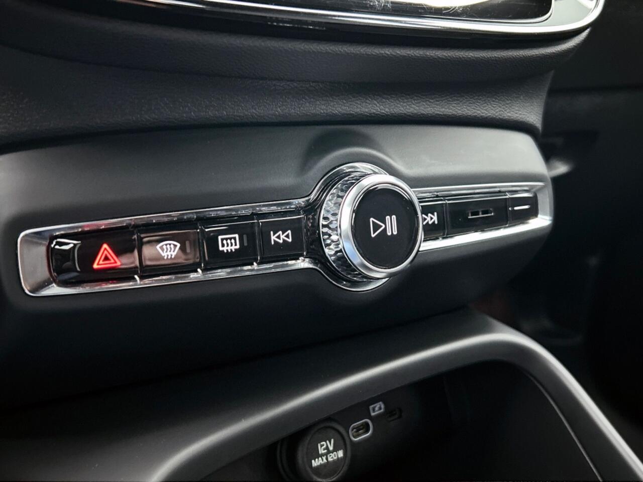 Volvo XC40 Extended Range Plus | Warmtepomp | Camera | Climate | Pilot Assi