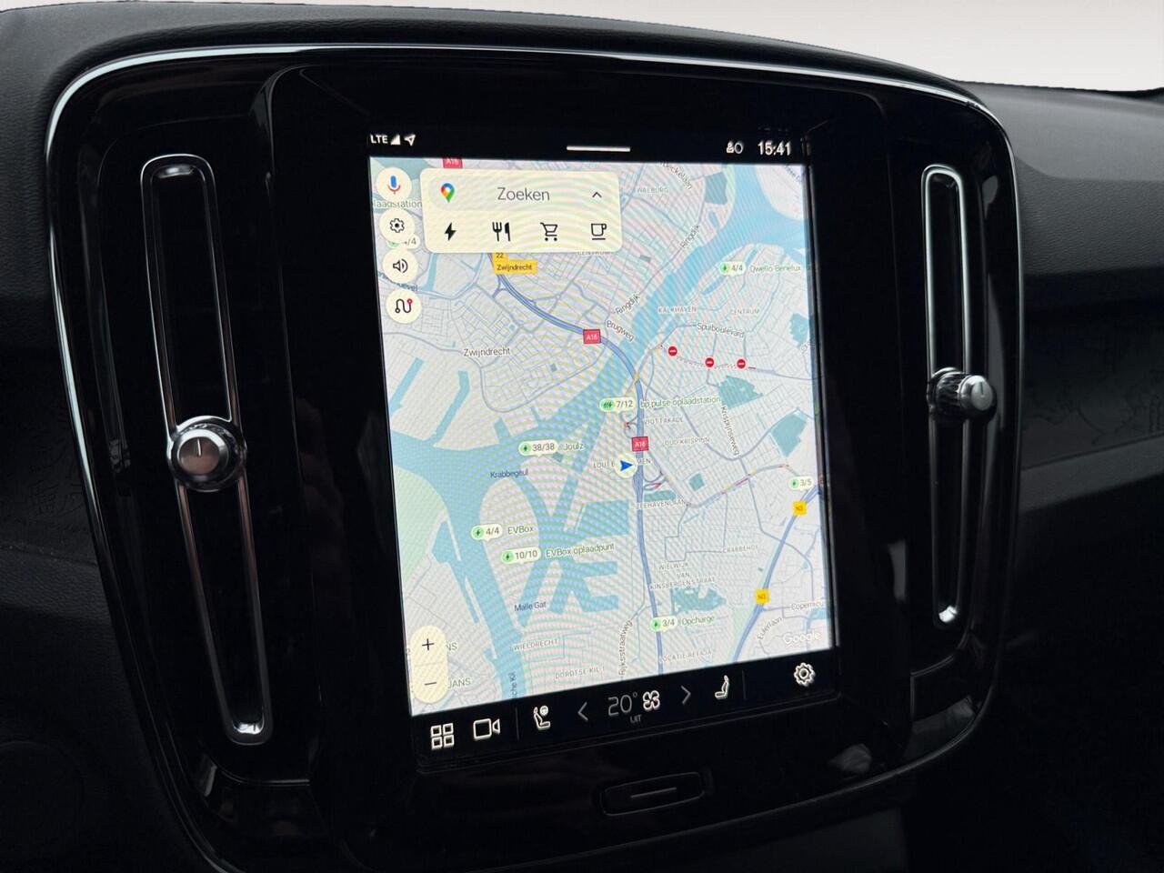 Volvo XC40 Single Motor Extended Range Plus 82 kWh | Stoelverwarming | Pilot Assist | achteruitrijcamera | Keyless Entry |