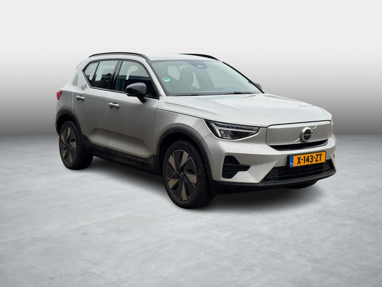 Volvo XC40 Single Motor 69 kWh Essential | Navigatie | Apple Carplay | Android Auto | Achteruitrijcamera | Parkeersensoren | Lichtmetalen Velgen 19 inch | Cruise Control | Climate Control
