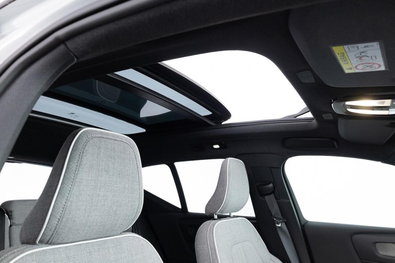 Volvo XC40 Entended Range Ultimate 82 kWh | PANORAMADAK | harman/kardon | 360 Camera