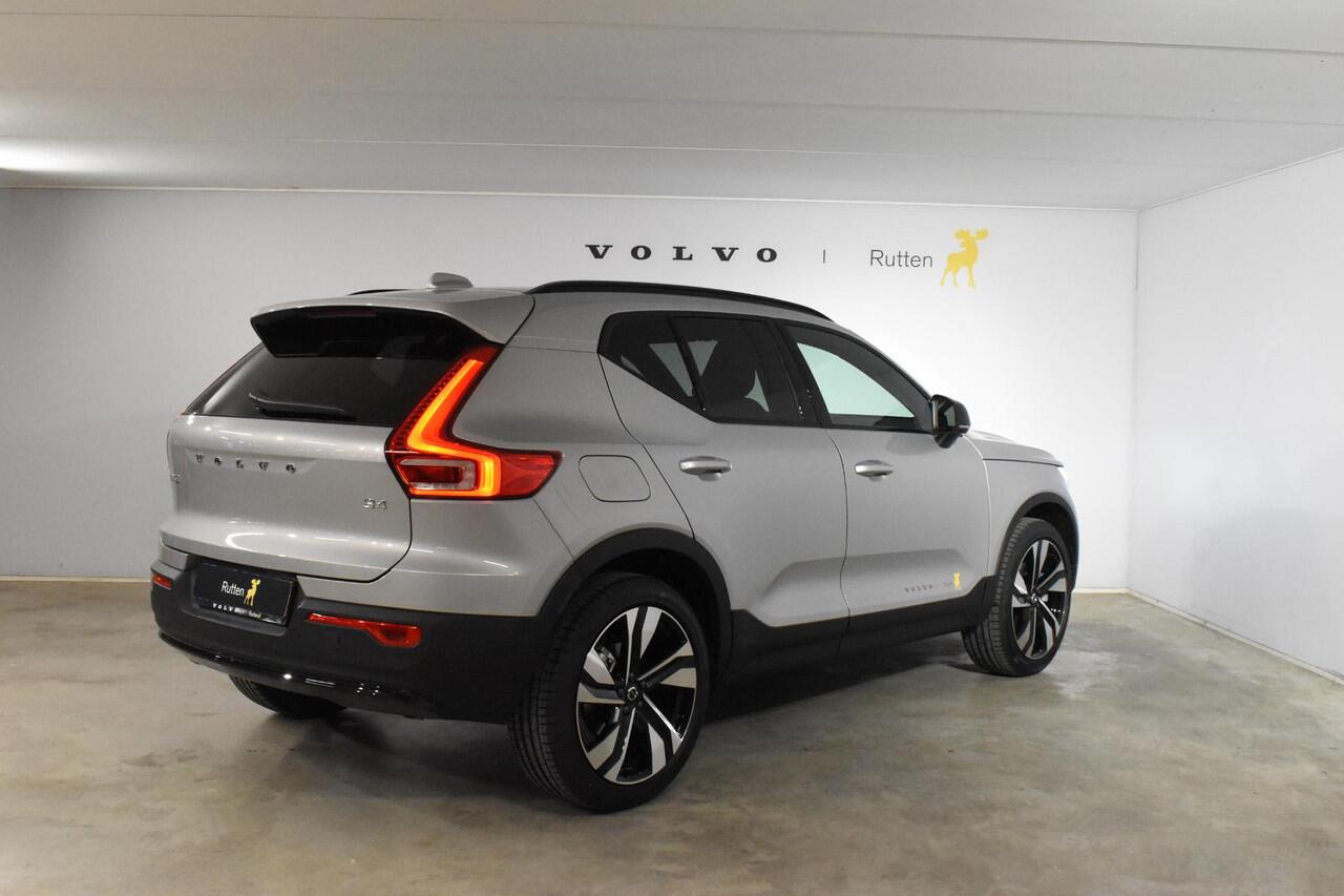 Volvo XC40 B4 211PK Automaat Plus Dark / Lighting Pack / Pixel led / 20'' Velgen / Donker getint glas