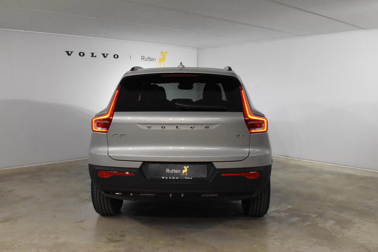 Volvo XC40 B4 211PK Automaat Plus Dark / Lighting Pack / Pixel led / 20'' Velgen / Donker getint glas