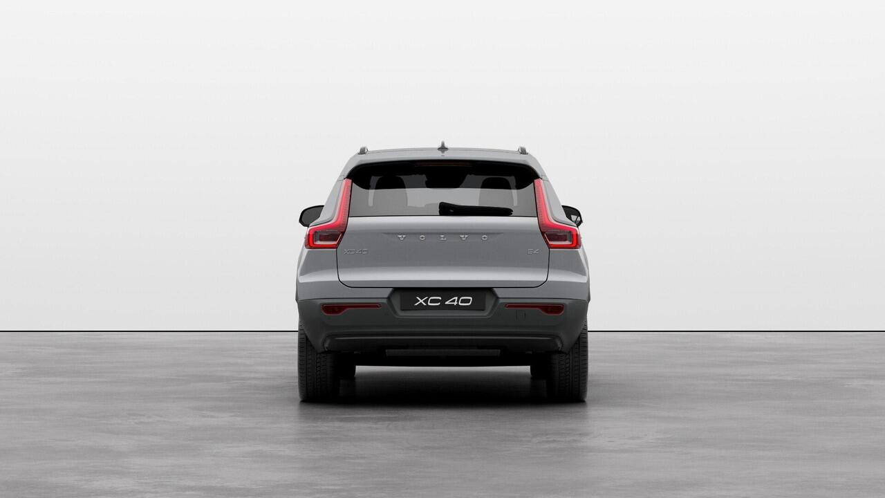 Volvo XC40 B4 211PK Automaat Plus Dark / Lighting Pack / Pixel led / 20'' Velgen / Donker getint glas