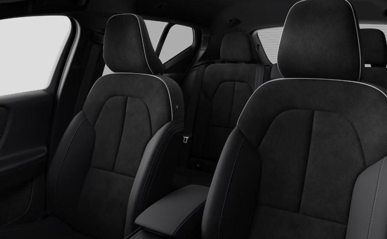 Volvo XC40 B4 211PK Automaat Plus Dark / Navigatie / Camera / Stuur-Stoelverwarming / Adaptieve Cruisecontrol / Harman Kardon / Elektrische best.stoel met geheugen / Connect Microtech-Nubuck / Extra getint glas