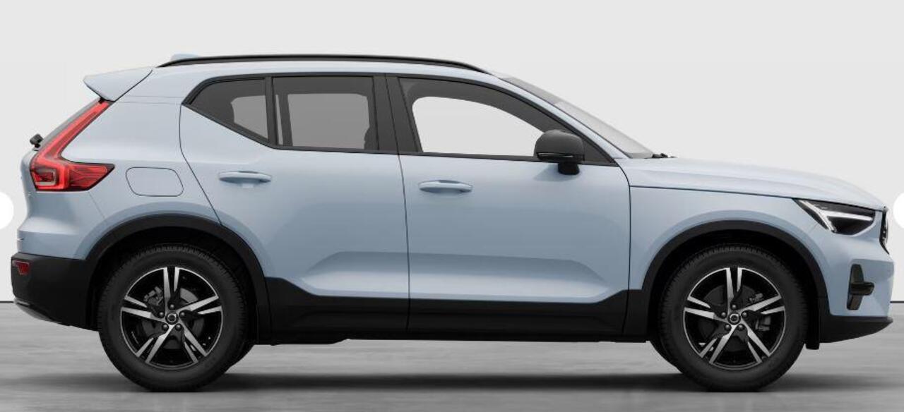 Volvo XC40 B4 211PK Automaat Plus Dark / Extra getint glas achter / Climate pack / Connect Nubuck bekleding