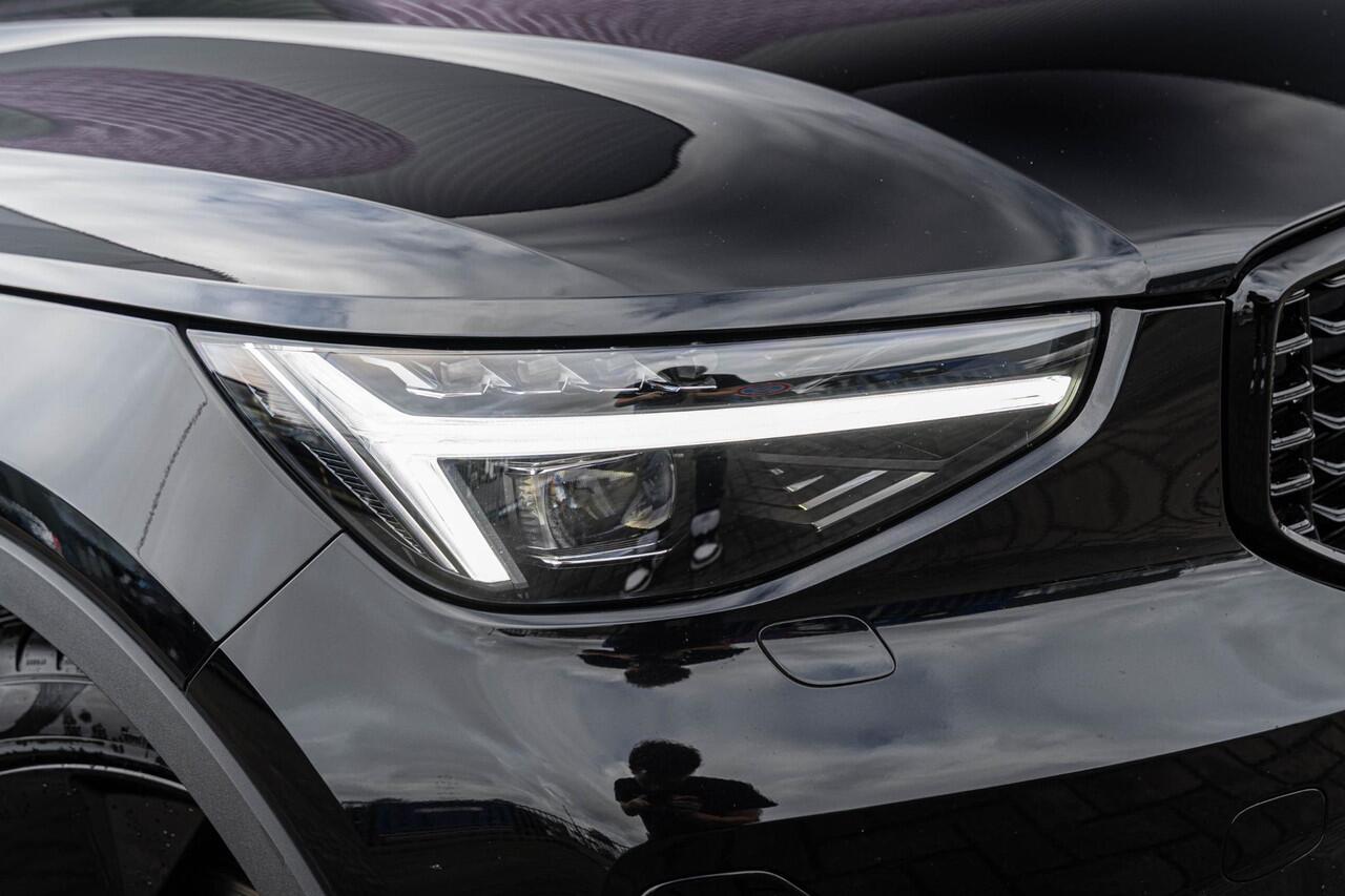 Volvo XC40 2.0 B3 Plus Black Edition | Google | Stuur-/Stoelverwarming | Pixel LED Koplampen | 360 Camera | Adaptieve Cruise | Getint Glas | BLIS | 20" LM