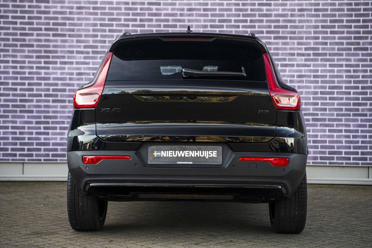 Volvo XC40 2.0 B3 Plus Black Edition | Stuur/Stoelverwarming | Pixel LED Koplampen | 20" Velgen | 360 Camera | Adaptive Cruise Control | Getint Glas | BLIS |