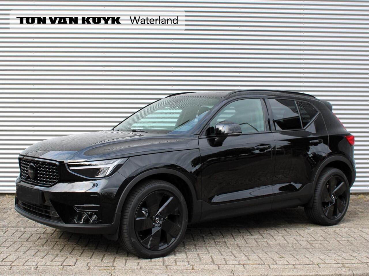 Volvo XC40 2.0 B4 Plus Black Edition Automaat / Panoramadak / Privacy Glass / Microtech Nubuck bekleding / Google Maps