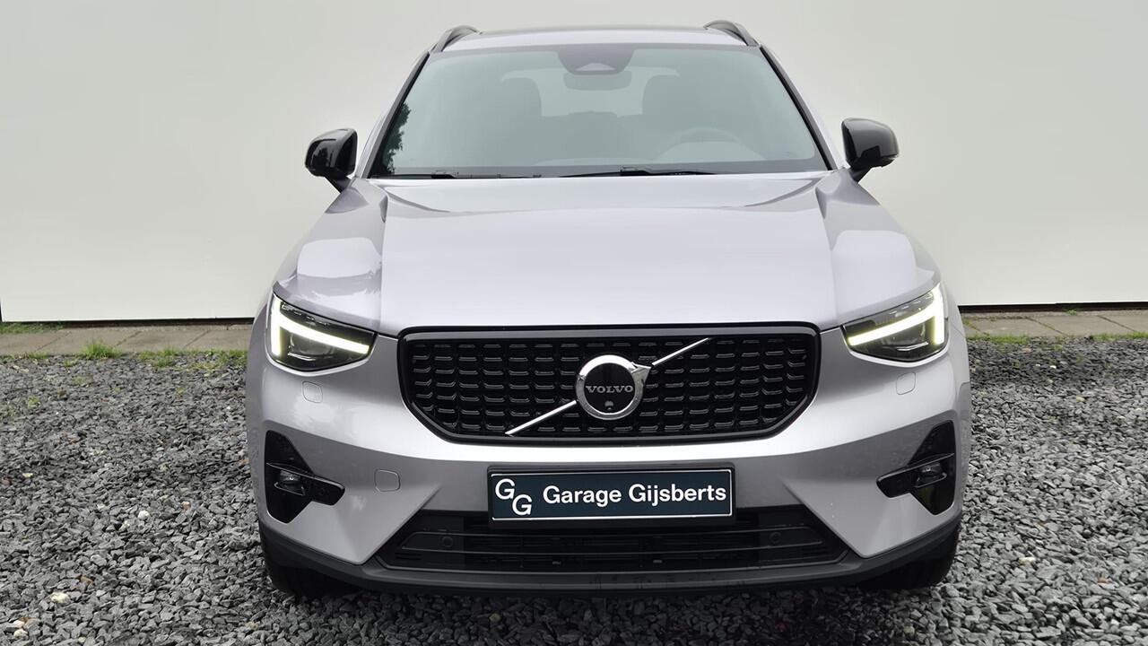 Volvo XC40 2.0 B3 Ultra Dark MY 2026 - 21" Wielen - Panorama dak - Lighting - I H K Audio - 360 Cam - Alarm - Climate - Privacy Glass - R980 Interieur