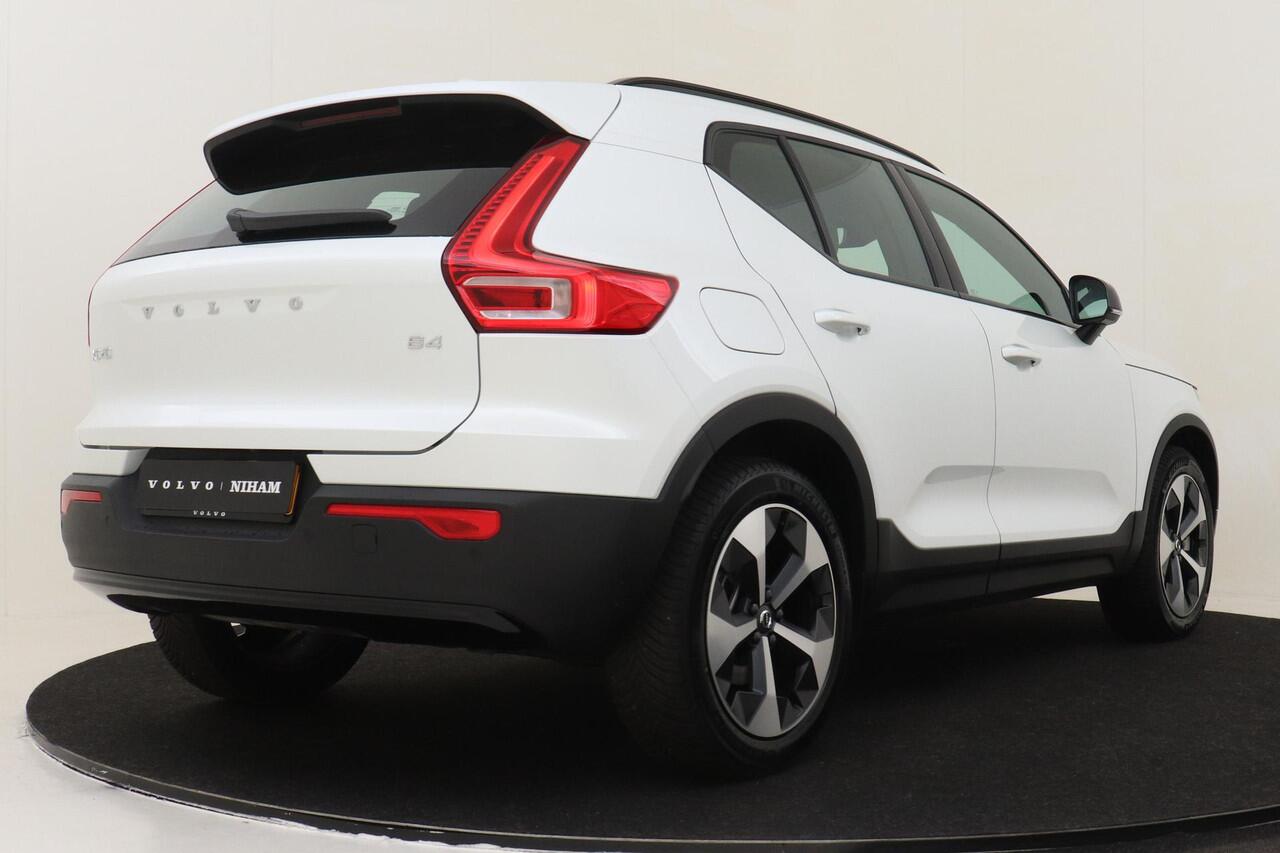 Volvo XC40 B4 (M-HYBRID) PLUS DARK -CAMERA|ADAP.CRUISE|VERW.VOORRUIT|TREKHAAK|HARMAN/KARDON