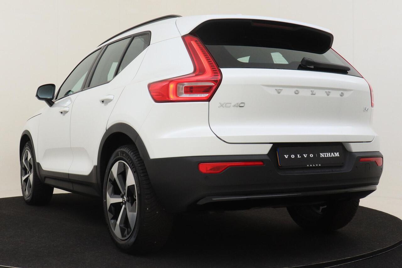Volvo XC40 B4 (M-HYBRID) PLUS DARK -CAMERA|ADAP.CRUISE|VERW.VOORRUIT|TREKHAAK|HARMAN/KARDON
