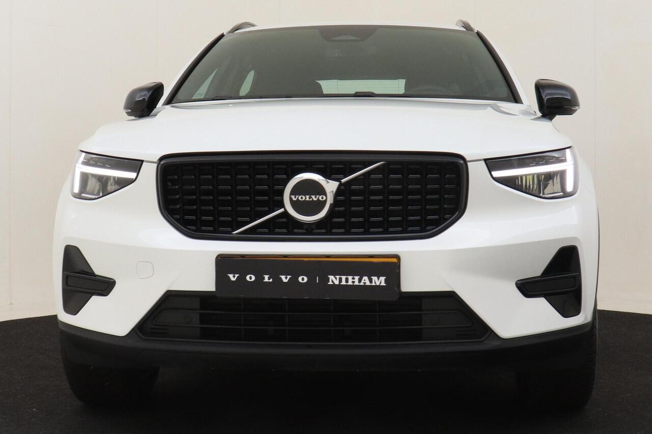 Volvo XC40 B4 (M-HYBRID) PLUS DARK -CAMERA|ADAP.CRUISE|VERW.VOORRUIT|TREKHAAK|HARMAN/KARDON