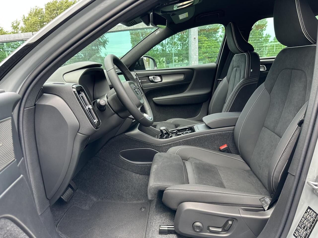 Volvo XC40 2.0 B4 Plus Black Edition Mild hybrid, Automaat, Leder/nubuck bekleding, Stoelverwarming, Stuurverwarming, 20 inch wielen