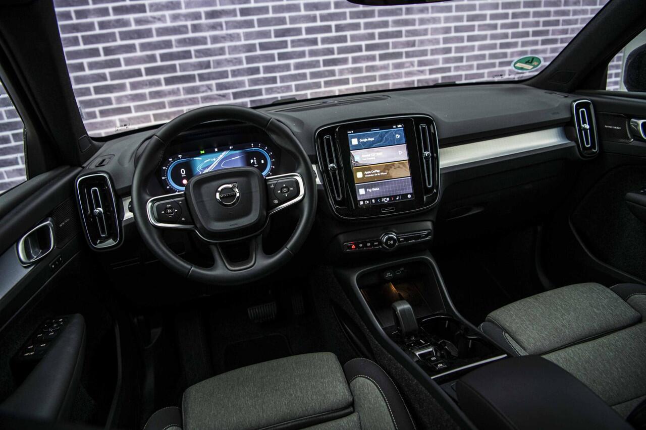 Volvo XC40 2.0 B3 Plus Dark | Adaptive cruise control | 360 camera | Pixel LED koplampen | Stoel- en stuurwielverwarming | Getint glas | Dode hoek detectie BLIS |