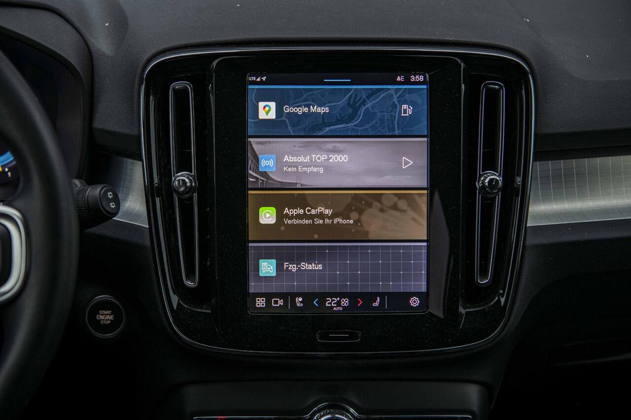 Volvo XC40 2.0 B3 Plus Dark | Adaptive cruise control | 360 camera | Pixel LED koplampen | Stoel- en stuurwielverwarming | Getint glas | Dode hoek detectie BLIS |