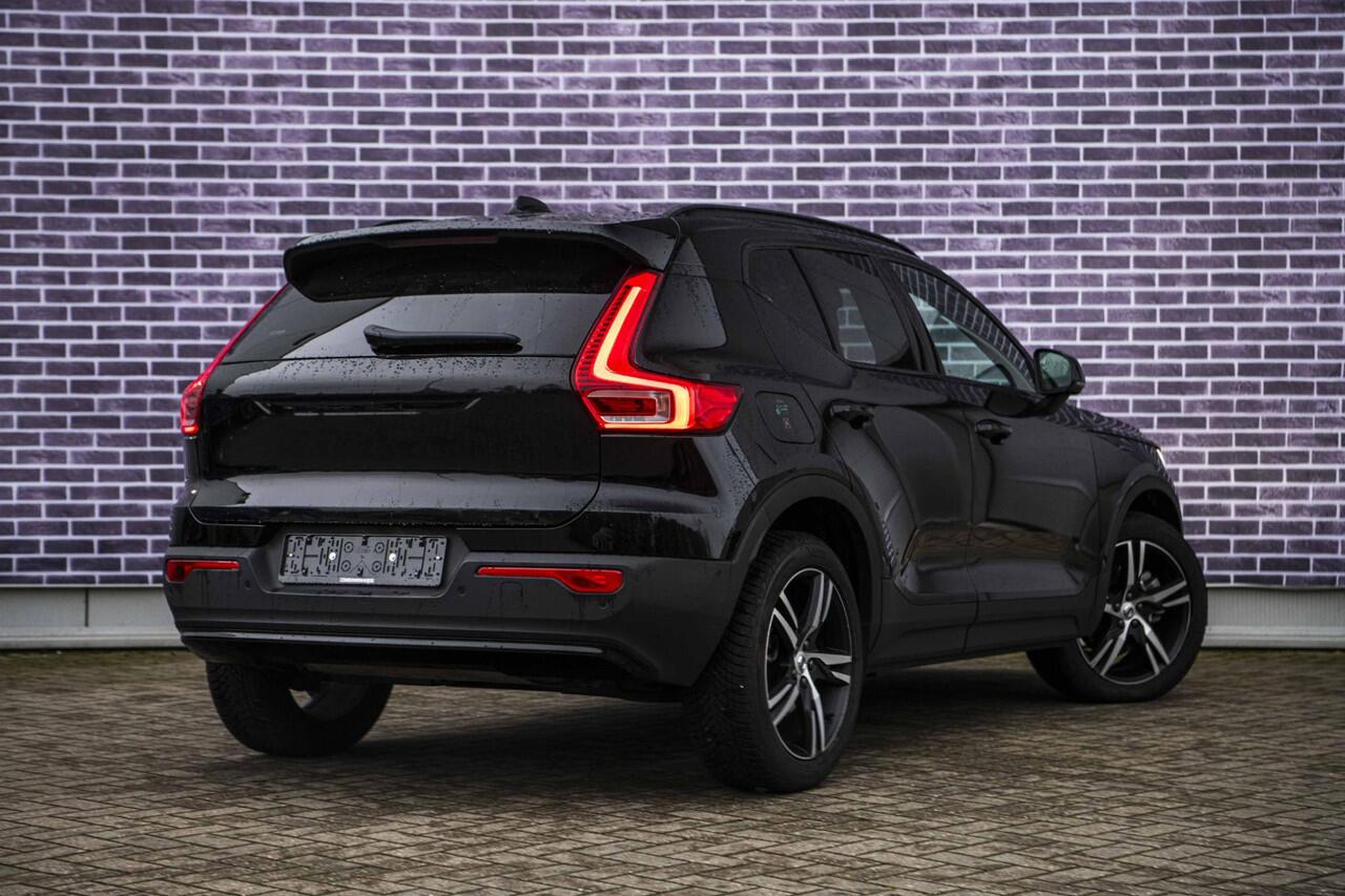 Volvo XC40 2.0 B3 Plus Dark | Adaptive cruise control | 360 camera | Pixel LED koplampen | Stoel- en stuurwielverwarming | Getint glas | Dode hoek detectie BLIS |