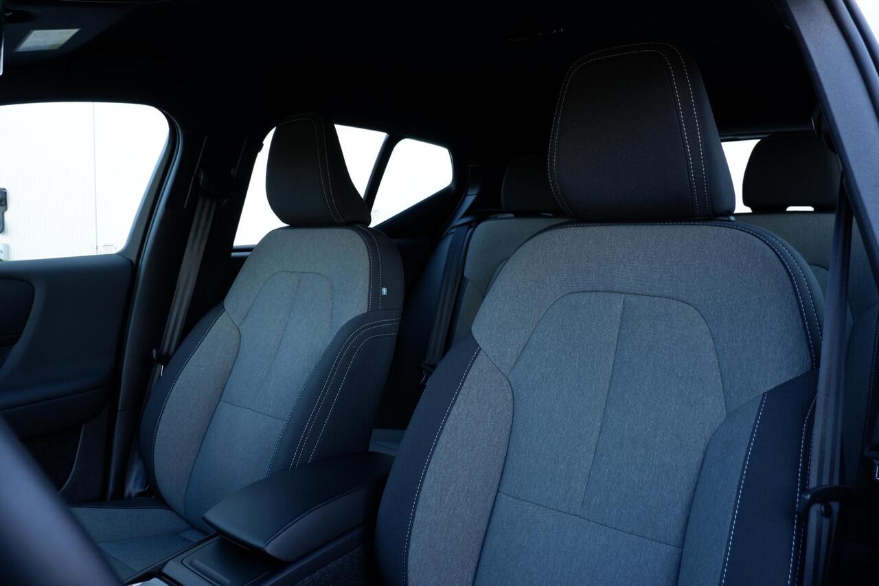 Volvo XC40 2.0 B4 Plus Dark | Verwarmbare voorstoelen | Verwarmbaar stuurwiel | Verwarmbare voorruit | Premium audio by Harman Kardon | Trekhaak | 19 inch Lichtmetalen velgen