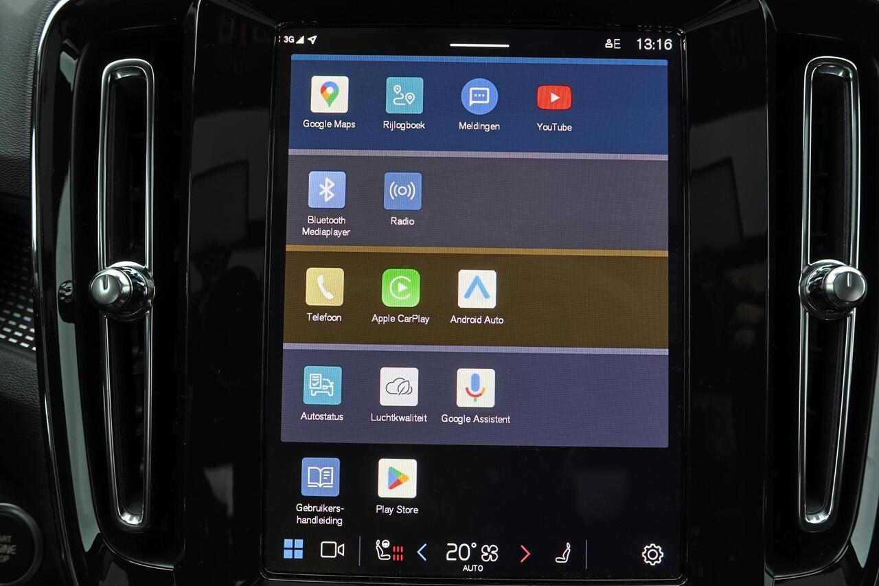 Volvo XC40 B3 Ultra Black Edition - Panorama/schuifdak - IntelliSafe Assist & Surround - 360º Camera - Harman/Kardon audio - LED Pixel koplampen - Verwarmde voorstoelen & stuur - Parkeersensoren voor & achter - Elektr. bedienb. voorstoelen met geheugen links - Draad