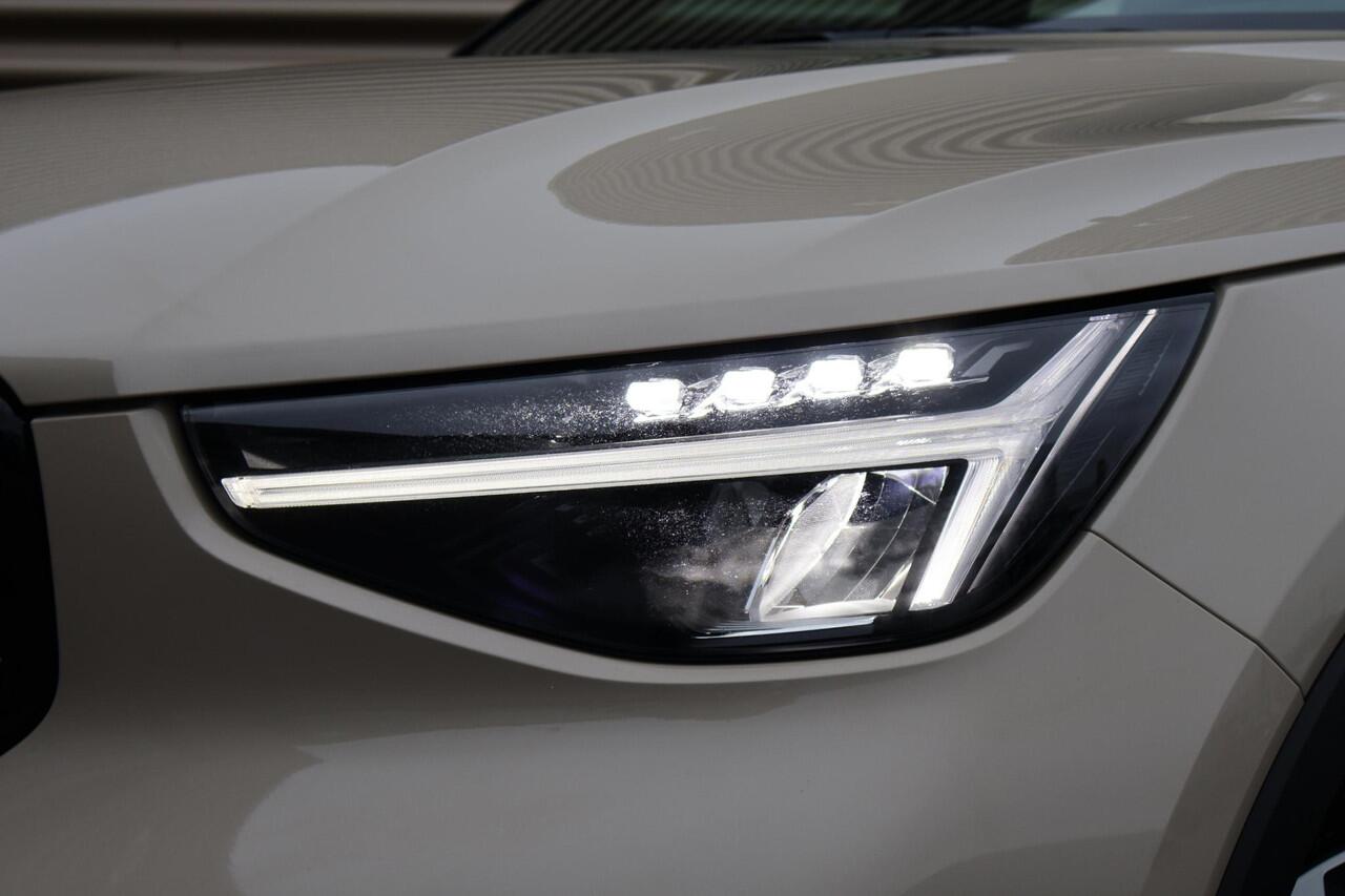 Volvo XC40 B4 Plus Dark | Trekhaak elektr. | Harman Kardon